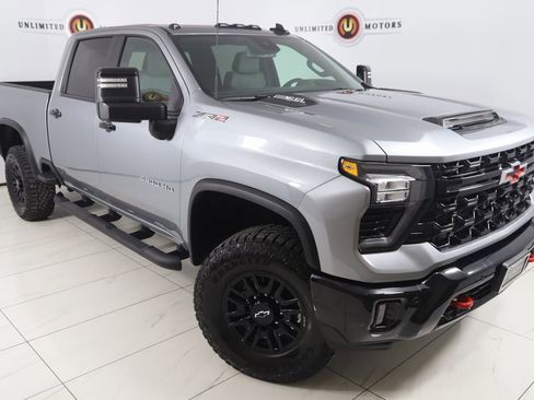 Used 2025 Chevrolet Silverado 2500 ZR2 image 19