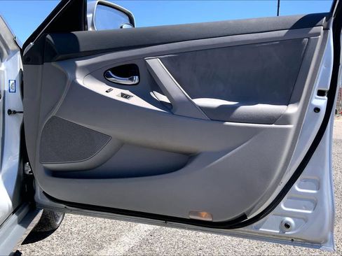 Used 2011 Toyota Camry LE w/ LE Extra-Value Pkg image 21