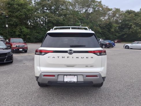Used 2023 Nissan Pathfinder SL image 7