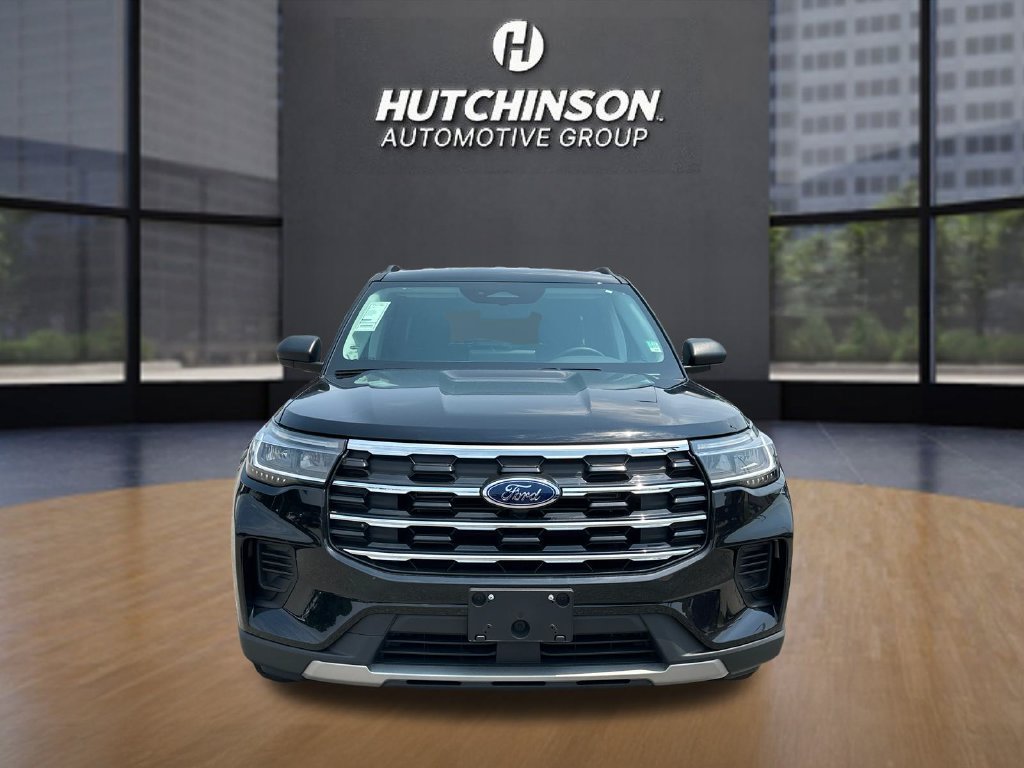 Used 2026 Ford Explorer Active AWD/4WD image 2