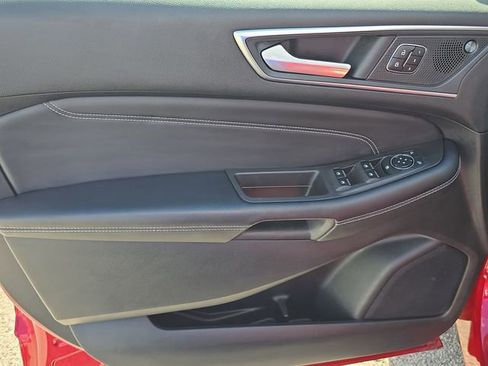 Used 2024 Ford Edge Titanium image 20