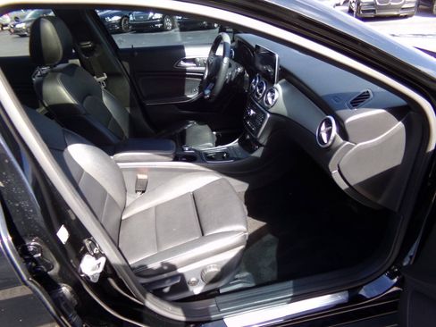 Used 2016 Mercedes-Benz GLA 250 image 28