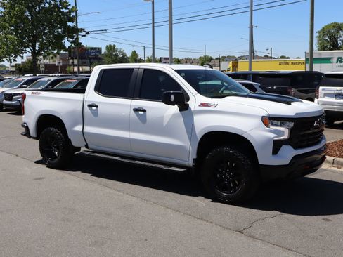 Certified 2024 Chevrolet Silverado 1500 LT Trail Boss w/ LT Trail Boss Premium Package AWD/4WD image 2