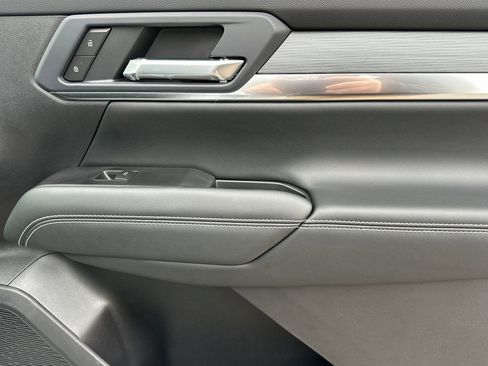 New 2026 GMC Terrain Elevation w/ Elevation Premium Package AWD/4WD image 19