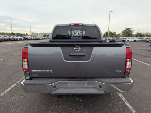 Used 2017 Nissan Frontier SV image 7