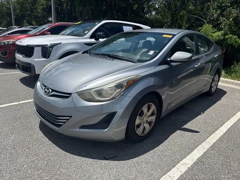 Used 2016 Hyundai Elantra SE FWD image 1