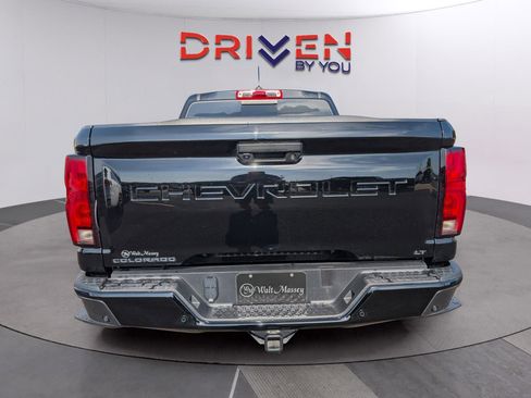 Used 2024 Chevrolet Colorado LT w/ LT Convenience Package III RWD image 4