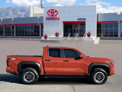 Used 2025 Toyota Tacoma TRD Off-Road image 3