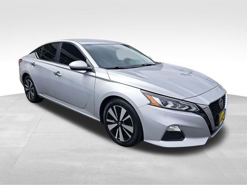 Used 2022 Nissan Altima 2.5 SV FWD image 8