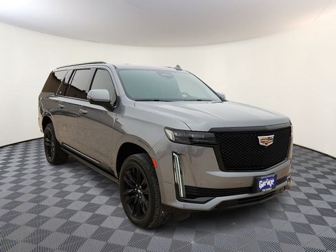 Used 2022 Cadillac Escalade ESV Sport Platinum AWD/4WD image 6
