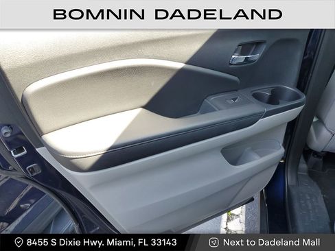 Used 2022 Honda Pilot Touring image 9