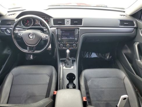 Used 2017 Volkswagen Passat 1.8T R-Line image 8