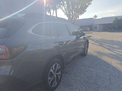 Used 2020 Subaru Outback Limited image 3