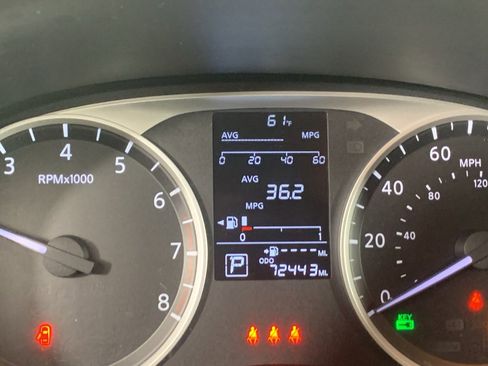 Used 2022 Nissan Kicks S image 23