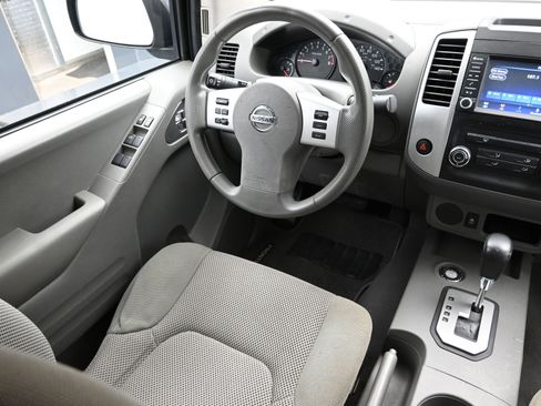 Used 2020 Nissan Frontier SV image 23