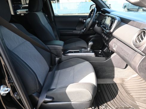 Used 2023 Toyota Tacoma TRD Off-Road image 18