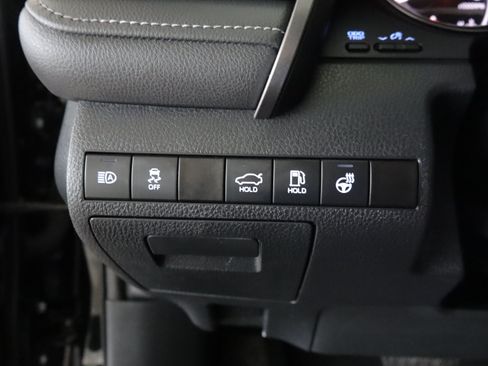 Used 2024 Toyota Camry SE w/ Cold Weather Package AWD/4WD image 19