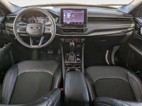 Used 2024 Jeep Compass Trailhawk image 16