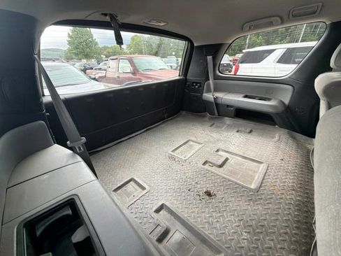 Used 2022 Toyota Sequoia SR5 AWD/4WD image 39