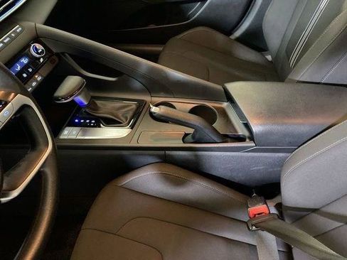 Used 2024 Hyundai Elantra SEL FWD image 48