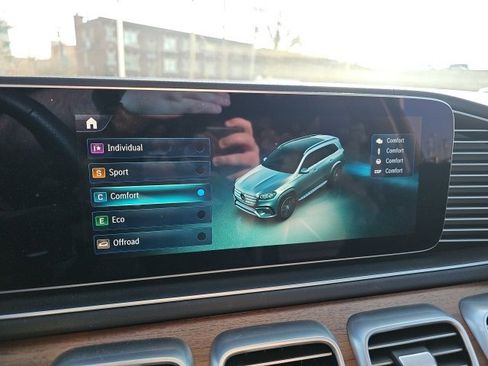 Used 2025 Mercedes-Benz GLS 450 GLS 450 image 29