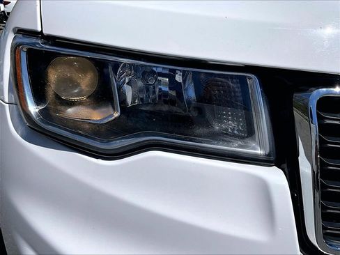 Used 2020 Jeep Grand Cherokee Limited AWD/4WD image 21