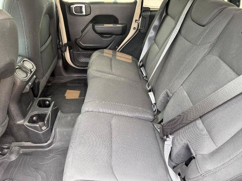 Used 2022 Jeep Wrangler Unlimited Sport AWD/4WD image 11