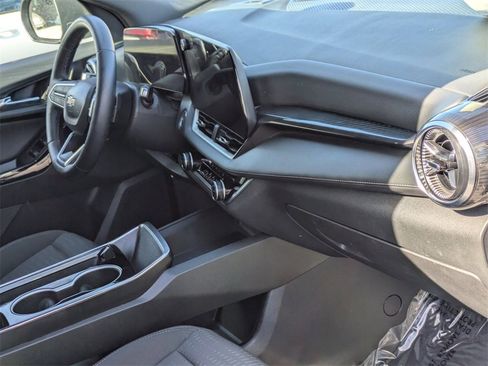 Used 2025 Chevrolet Equinox LT image 31