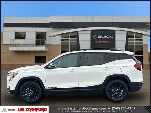 Used 2023 GMC Terrain SLE w/ Driver Convenience Package AWD/4WD image 2