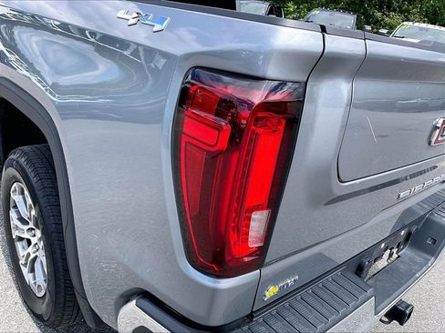 Used 2025 GMC Sierra 1500 SLT AWD/4WD image 31