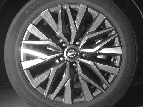 Used 2025 Nissan Altima 2.5 SV FWD image 13