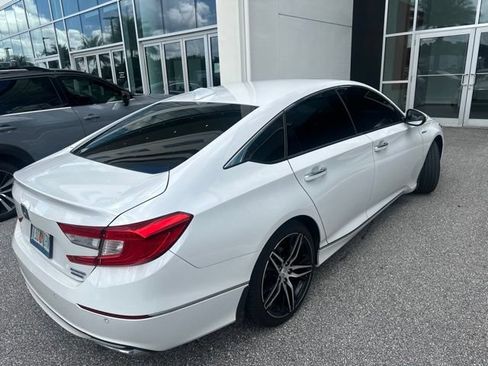 Used 2021 Honda Accord Touring image 4