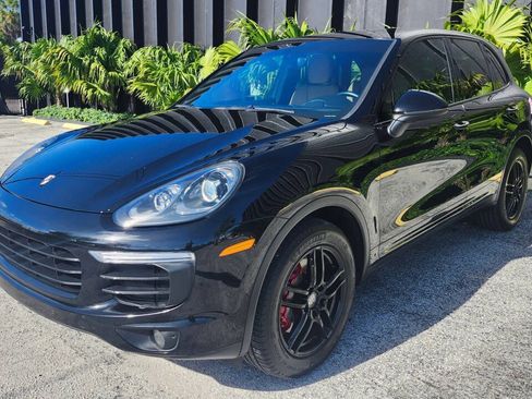 Used 2017 Porsche Cayenne AWD/4WD image 7