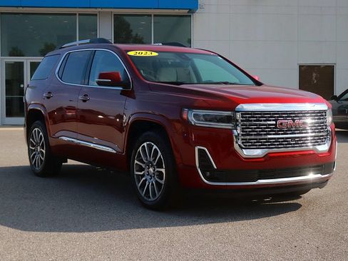Used 2023 GMC Acadia Denali w/ Denali Ultimate Package FWD image 3