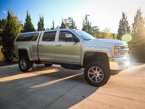 Used 2019 Chevrolet Silverado 2500 LTZ w/ Duramax Plus Package image 11