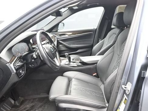 Used 2021 BMW 530i xDrive w/ Premium Package AWD/4WD image 6