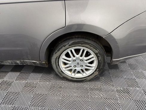 Used 2011 Ford Focus SE w/ 201A Rapid Spec Order Code image 9