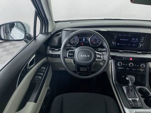 Used 2023 Kia Carnival LX FWD image 21
