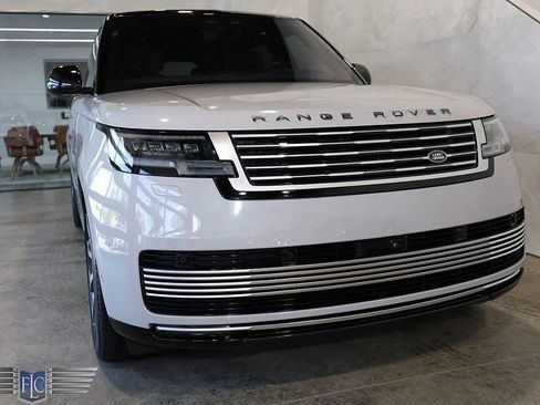 Used 2023 Land Rover Range Rover SV AWD/4WD image 8