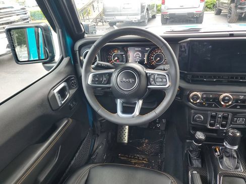 Used 2024 Jeep Wrangler Unlimited Sahara AWD/4WD image 13