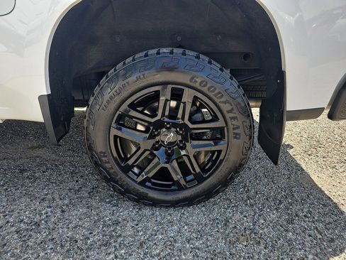 Used 2021 Chevrolet Silverado 1500 LT Trail Boss AWD/4WD image 32