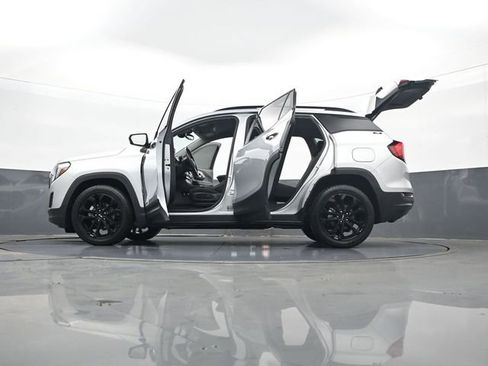 Used 2021 GMC Terrain SLE w/ Driver Convenience Package FWD image 34