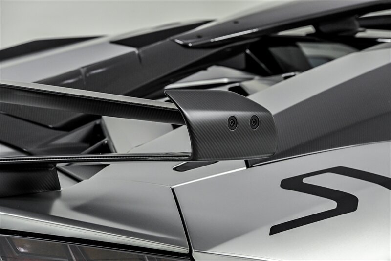 Used 2020 Lamborghini Aventador SVJ AWD/4WD image 30