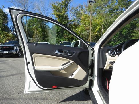 Used 2018 Mercedes-Benz GLA 250 4MATIC image 10