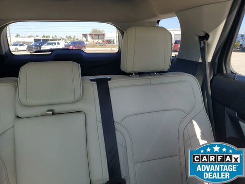 Used 2019 Ford Explorer Platinum image 15