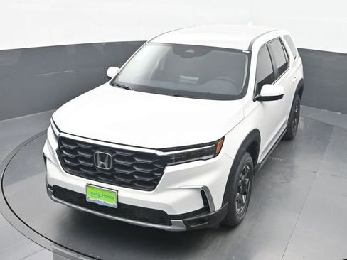 Certified 2025 Honda Pilot EX-L image 17