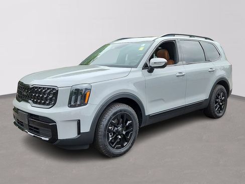 Used 2025 Kia Telluride AWD image 3