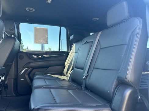 Used 2024 GMC Yukon XL Denali image 18