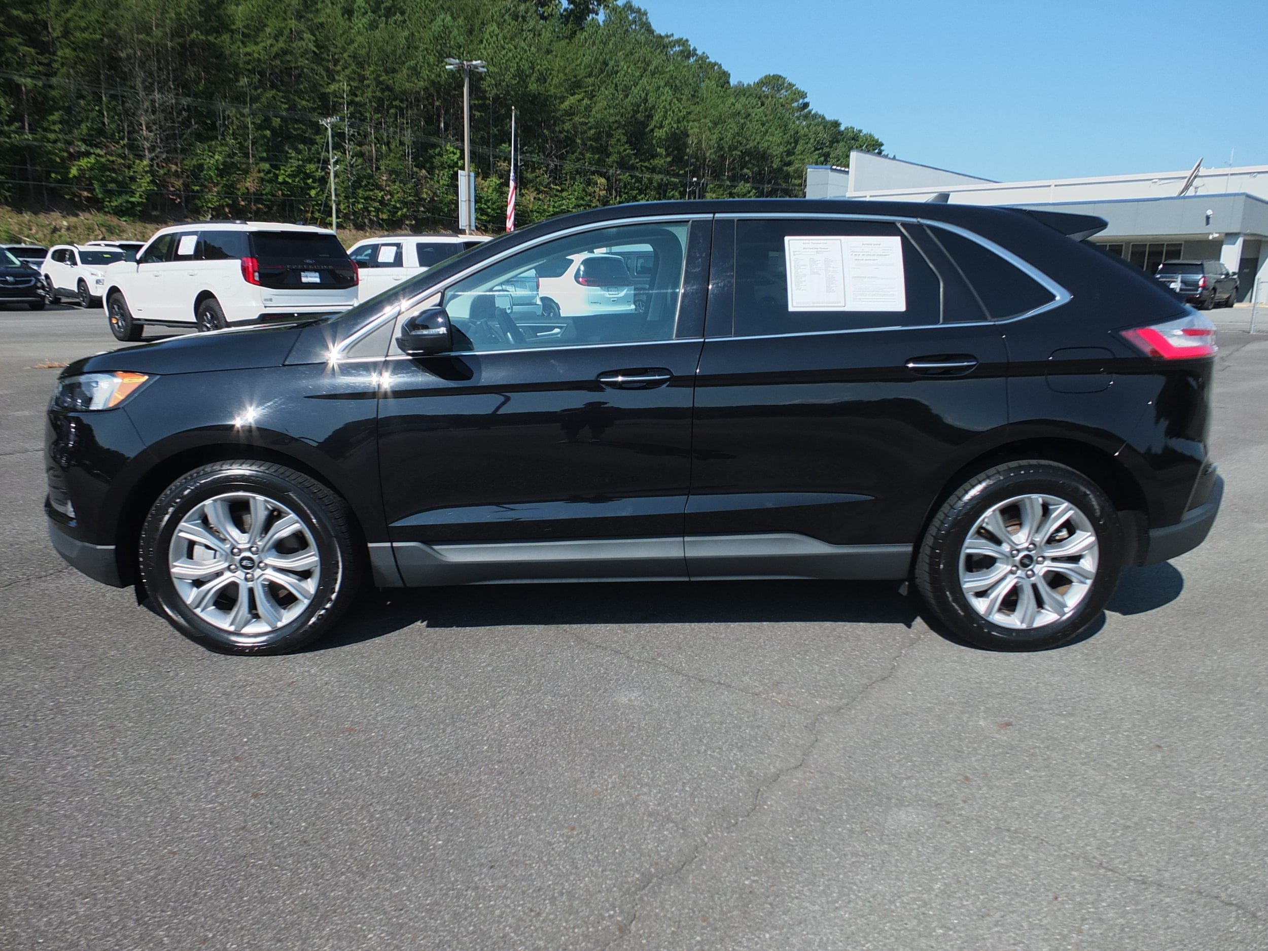 Used 2024 Ford Edge Titanium AWD/4WD image 6