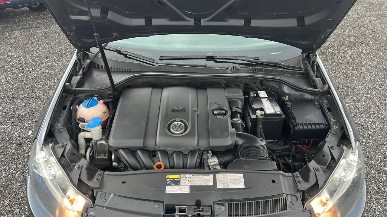 Used 2013 Volkswagen Golf 4-Door FWD image 14